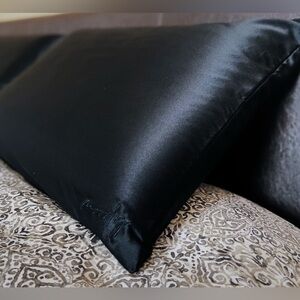 2 Pack Moody 22 Momme Silk Pillowcase in Black